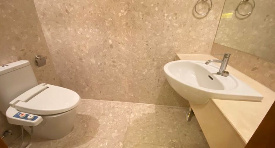 Аренда 3 спальни кондо в Щаттхана, Бангкок