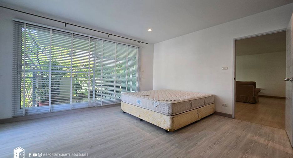 À louer 2 chambres condo à Watthana, Bangkok