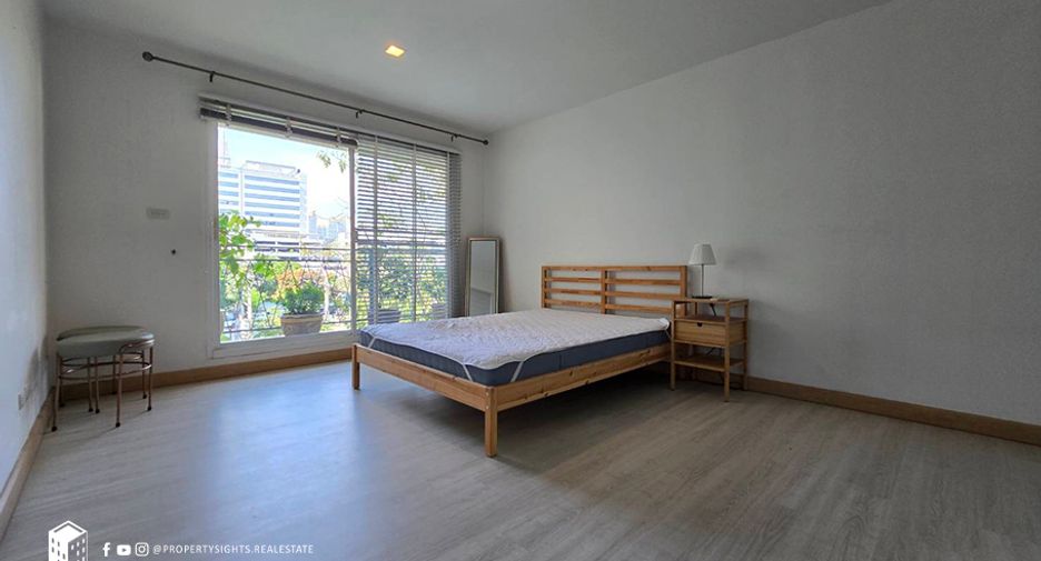 À louer 2 chambres condo à Watthana, Bangkok