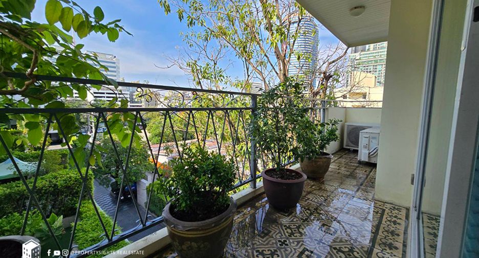 À louer 2 chambres condo à Watthana, Bangkok