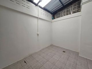 Reihenhaus zur Miete mit 5 Zimmer in Khlong Toei, Bangkok