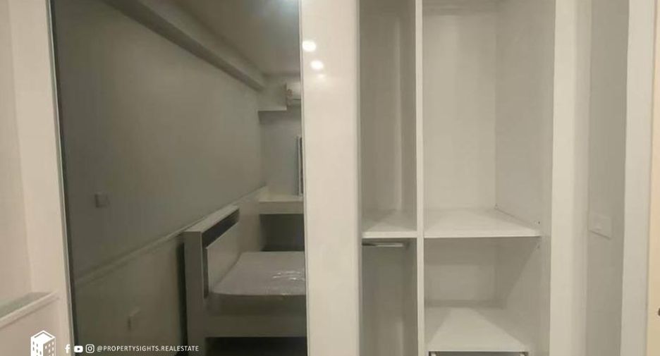For rent 2 bedrooms condo in Pathum Wan, Bangkok