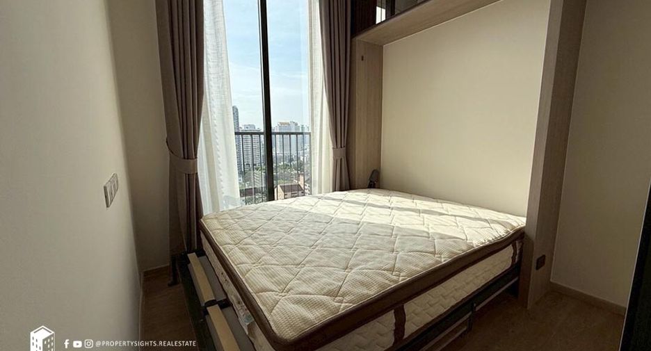 For rent 2 bedrooms condo in Watthana, Bangkok