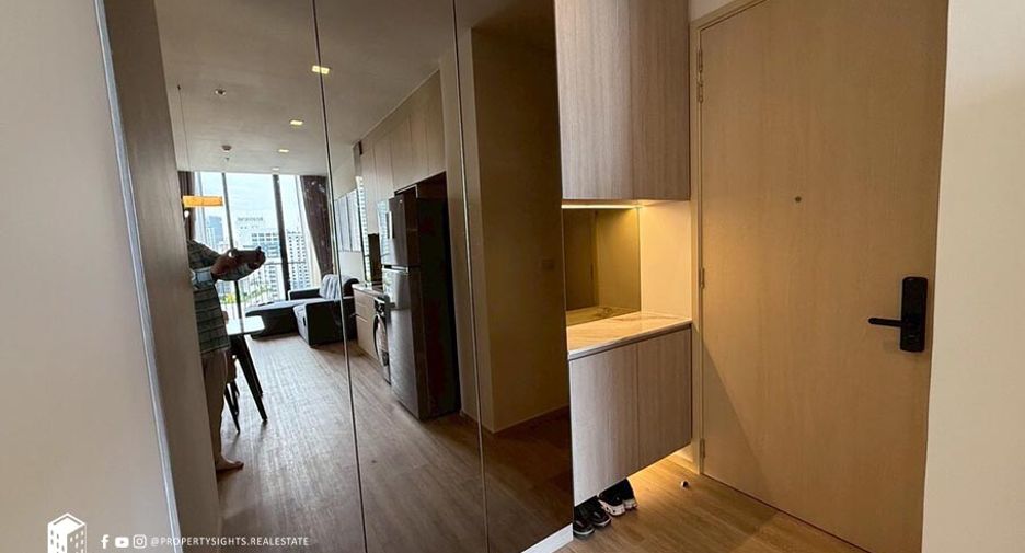 For rent 2 bedrooms condo in Watthana, Bangkok