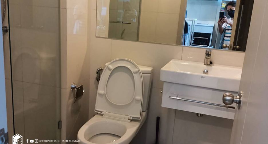 For rent 2 bedrooms condo in Khlong Toei, Bangkok