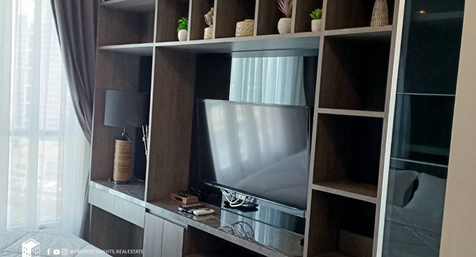 For rent 2 bedrooms condo in Khlong Toei, Bangkok