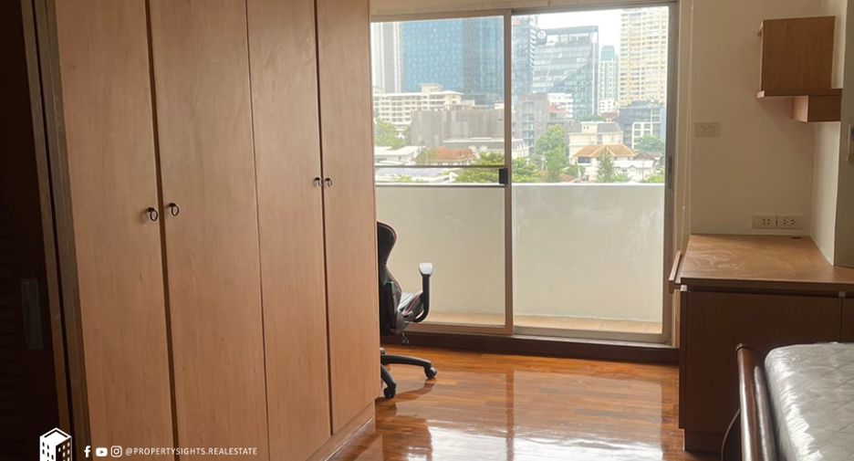 For rent 3 bedrooms condo in Watthana, Bangkok