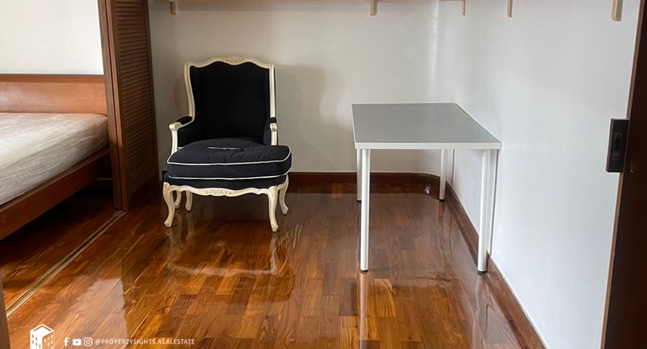 For rent 3 bedrooms condo in Watthana, Bangkok