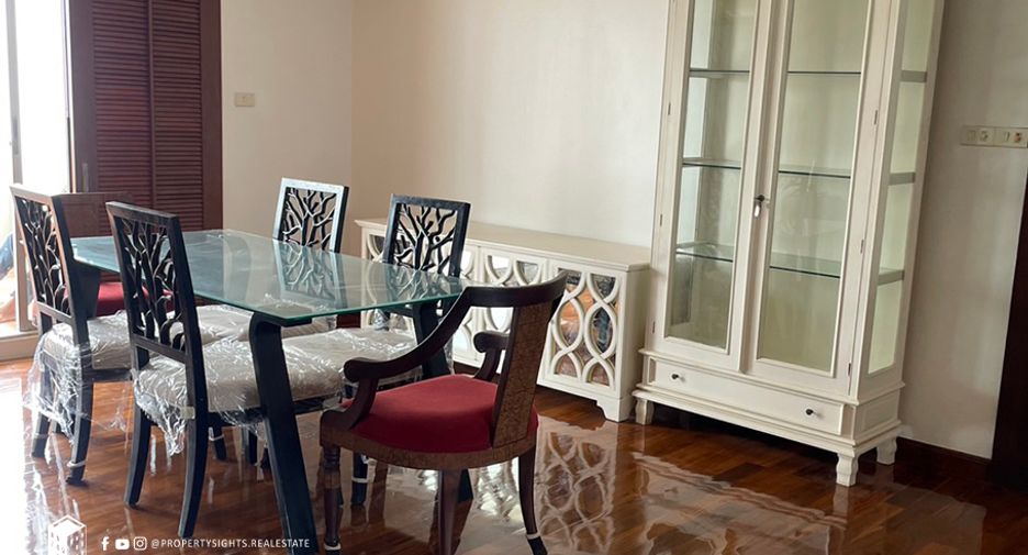 For rent 3 bedrooms condo in Watthana, Bangkok