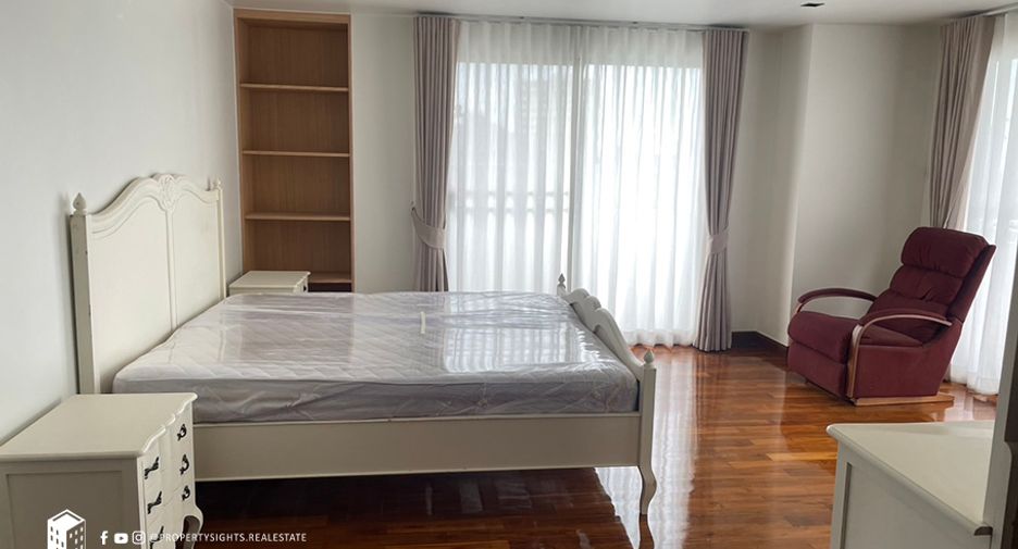 For rent 3 bedrooms condo in Watthana, Bangkok