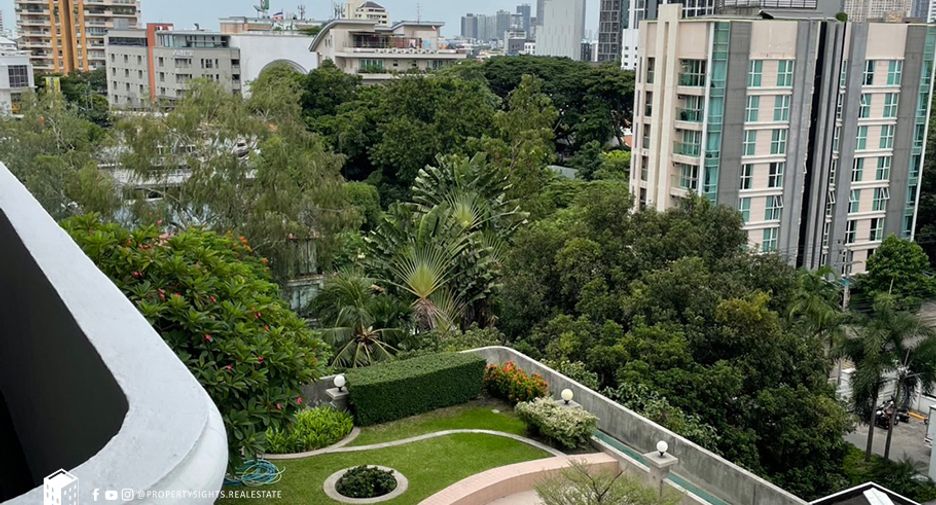 For rent 3 bedrooms condo in Watthana, Bangkok