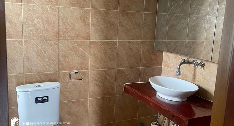 For rent 3 bedrooms condo in Watthana, Bangkok