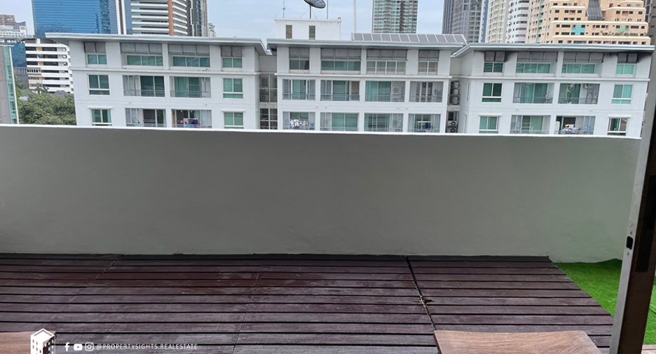 For rent 3 bedrooms condo in Watthana, Bangkok