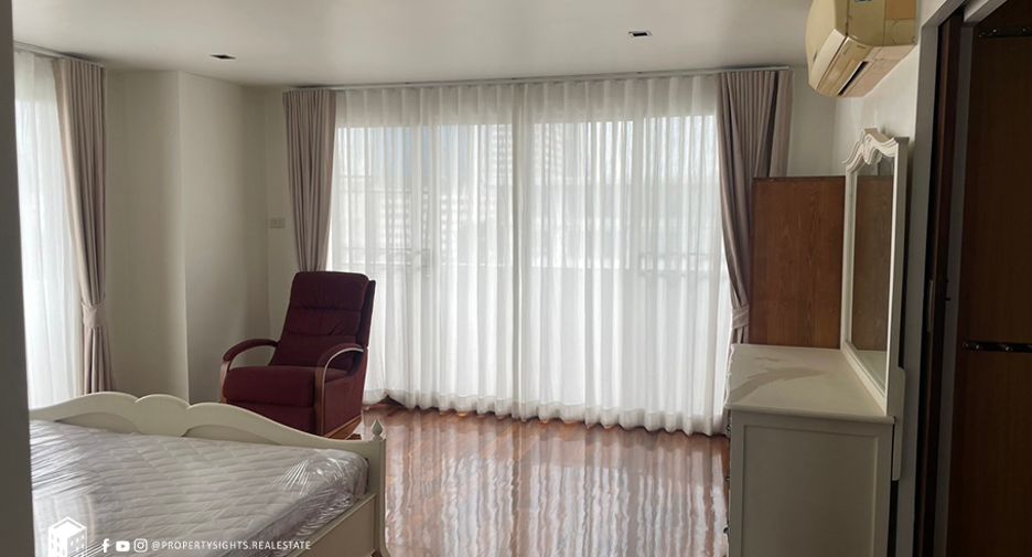 For rent 3 bedrooms condo in Watthana, Bangkok