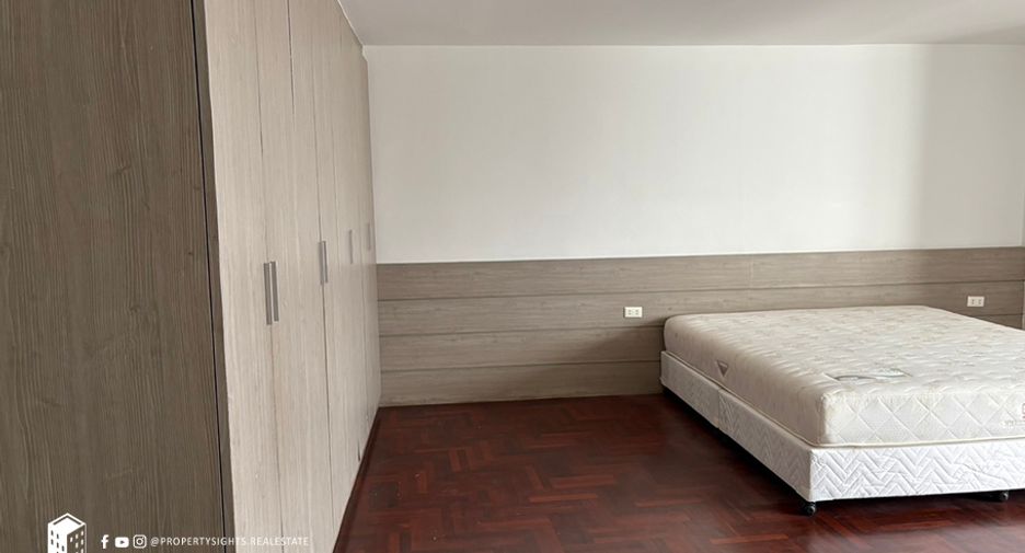 For rent 3 bedrooms condo in Watthana, Bangkok