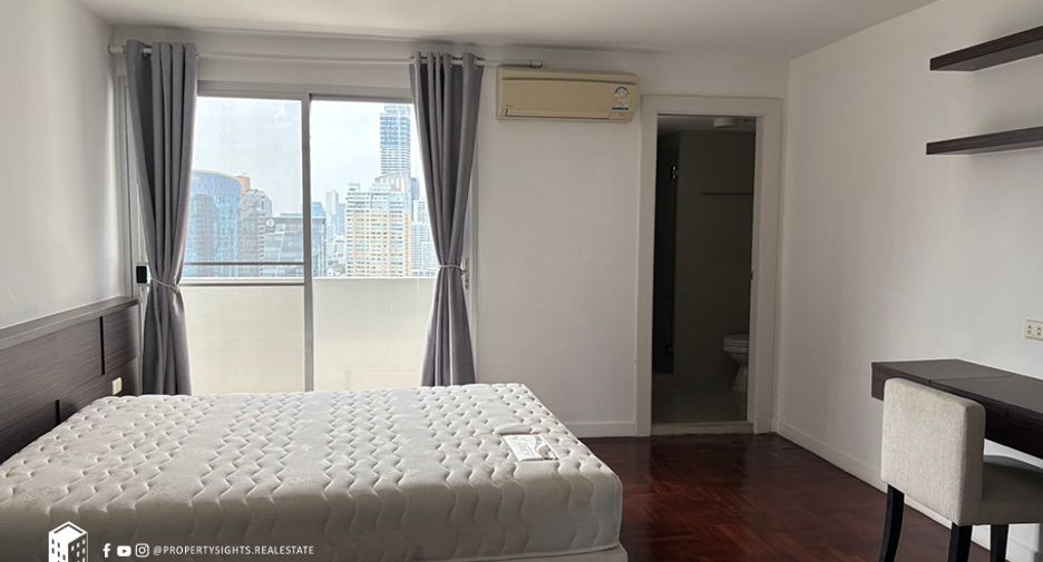 For rent 3 bedrooms condo in Watthana, Bangkok