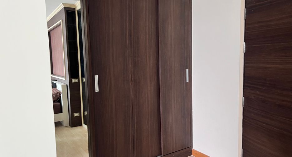 À vendre 2 chambres condo à Watthana, Bangkok