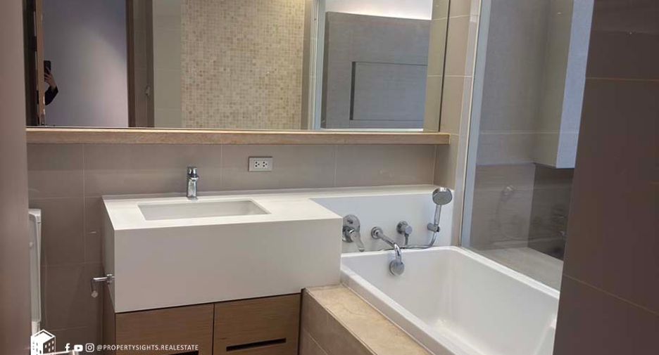 Wohnung zur Miete mit 2 Zimmer in Pathum Wan, Bangkok