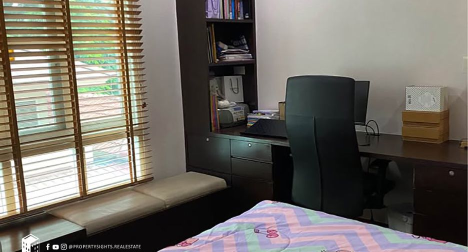 For sale 3 bedrooms condo in Yan Nawa, Bangkok