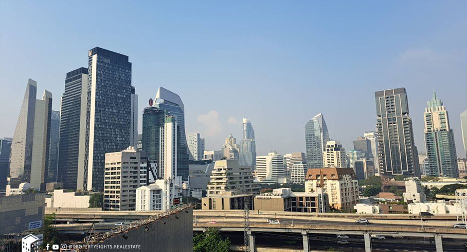 For rent 2 bedrooms condo in Watthana, Bangkok