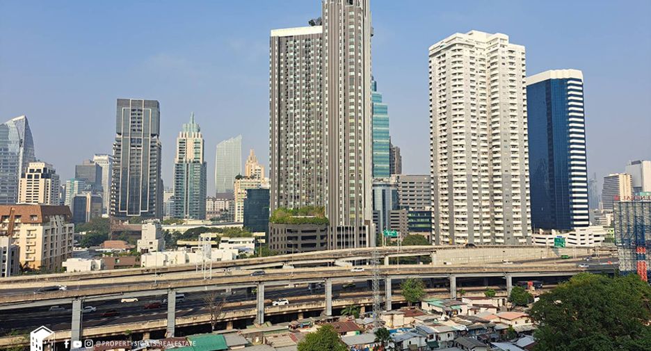 For rent 2 bedrooms condo in Watthana, Bangkok