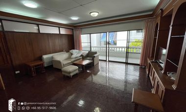 For rent 3 bedrooms condo in Khlong Toei, Bangkok