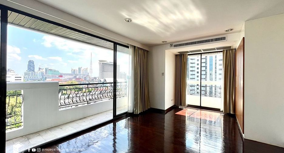 For rent 3 bedrooms condo in Watthana, Bangkok