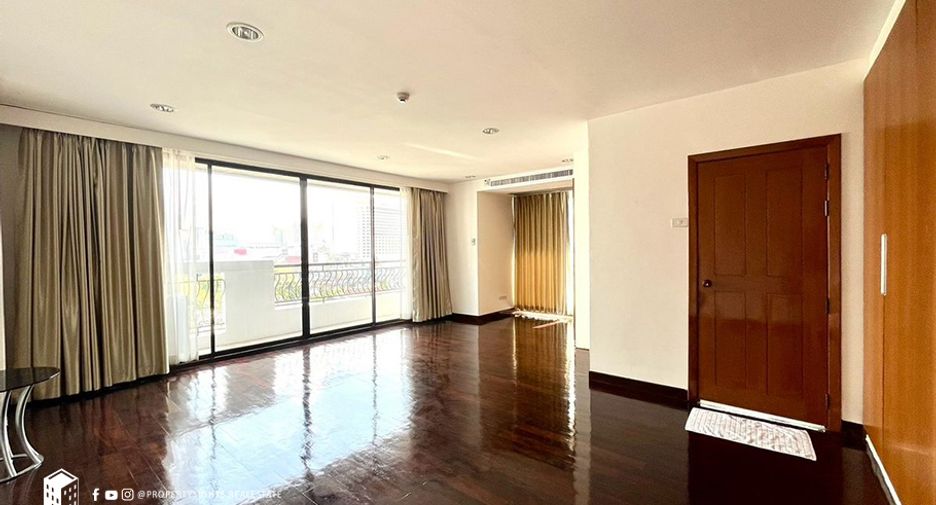 For rent 3 bedrooms condo in Watthana, Bangkok