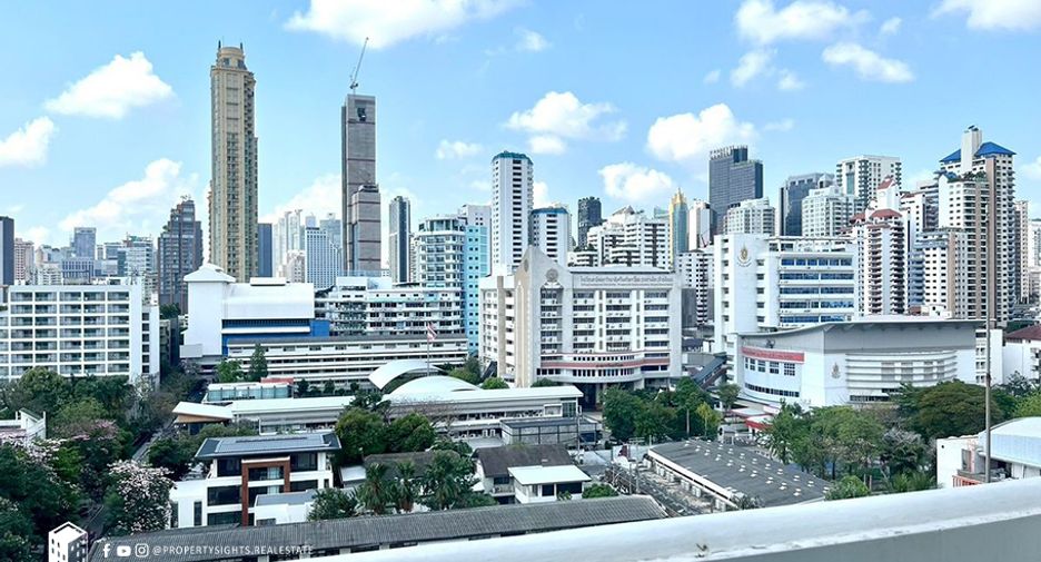 For rent 3 bedrooms condo in Watthana, Bangkok