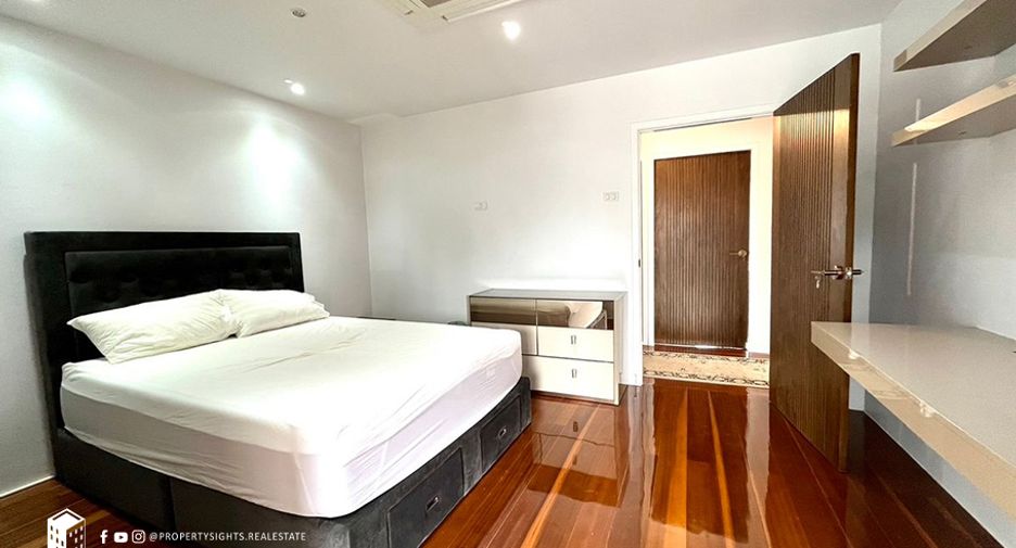 Condo en alquiler de 3 habitaciones en Watthana, Bangkok