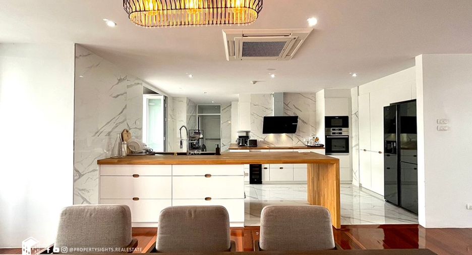 Condo en alquiler de 3 habitaciones en Watthana, Bangkok