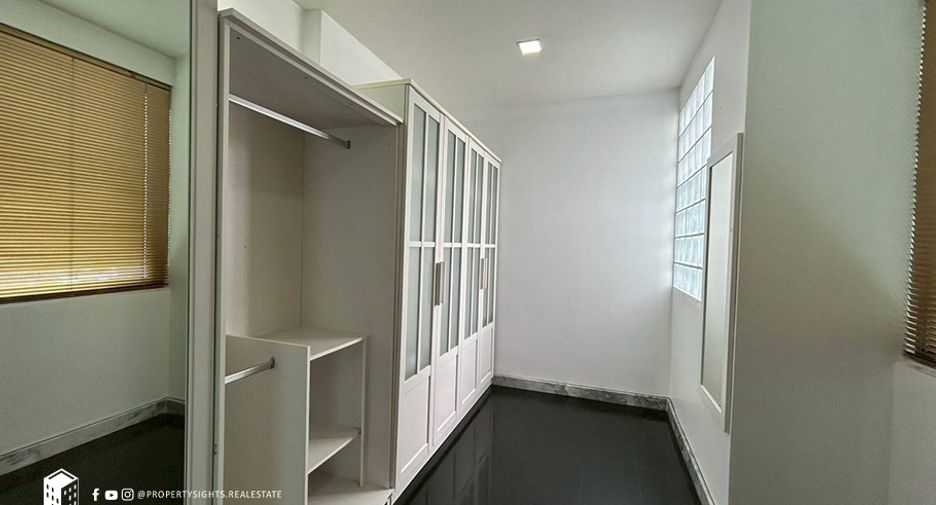 ให้เช่า 2 ห้องนอน คอนโด ใน วัฒนา, กรุงเทพฯ