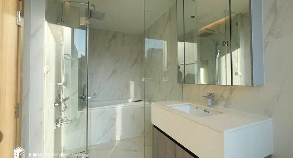 For sale 2 bedrooms condo in Watthana, Bangkok