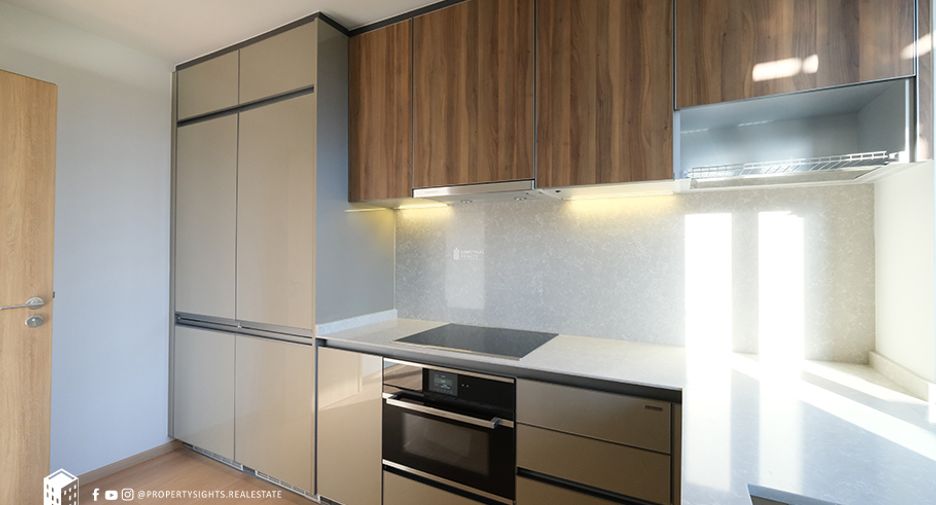 For sale 2 bedrooms condo in Watthana, Bangkok