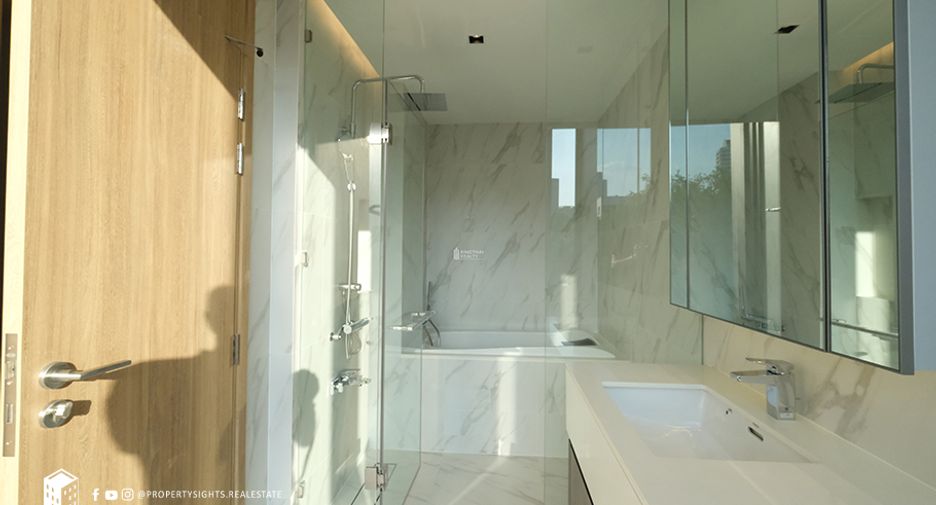 For sale 2 bedrooms condo in Watthana, Bangkok