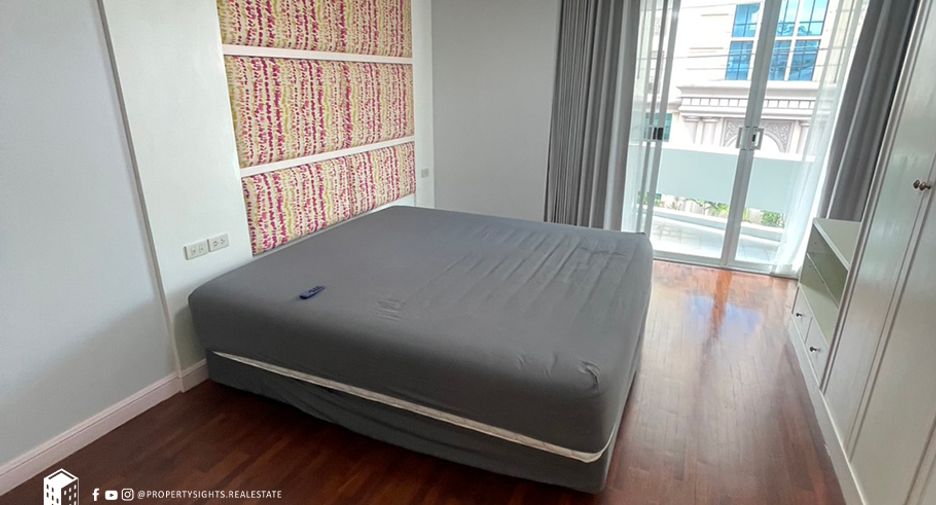 For rent 2 bedrooms condo in Watthana, Bangkok