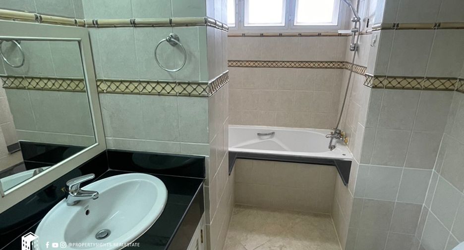 For rent 2 bedrooms condo in Watthana, Bangkok