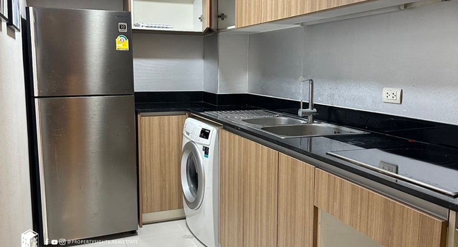 For rent 3 bedrooms condo in Watthana, Bangkok