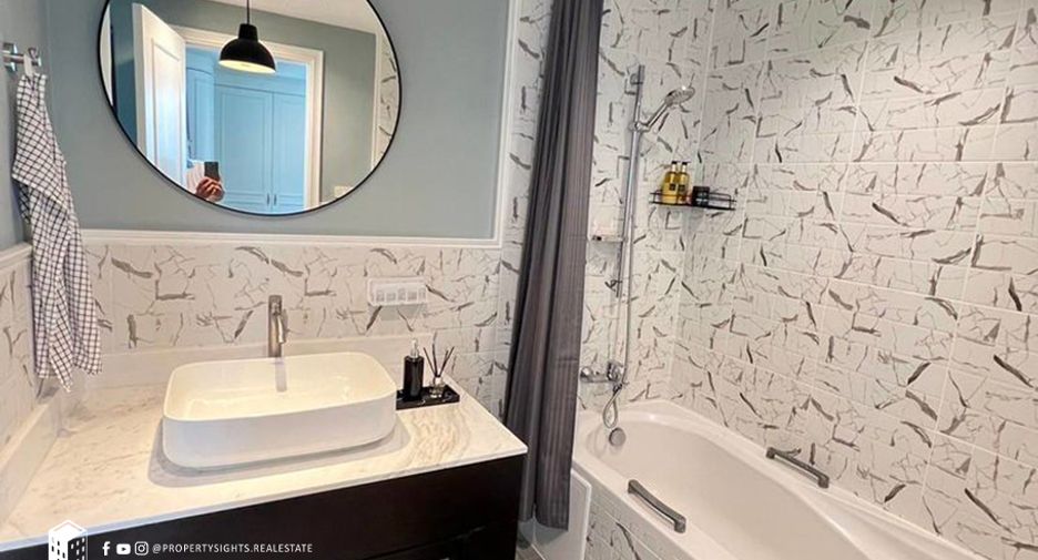 For rent 2 bedrooms condo in Sathon, Bangkok