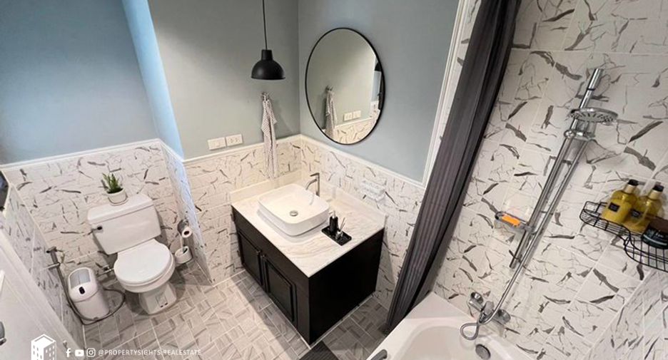 For rent 2 bedrooms condo in Sathon, Bangkok