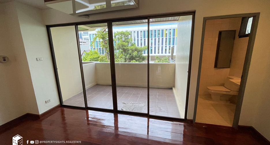 Condo en alquiler de 3 habitaciones en Watthana, Bangkok