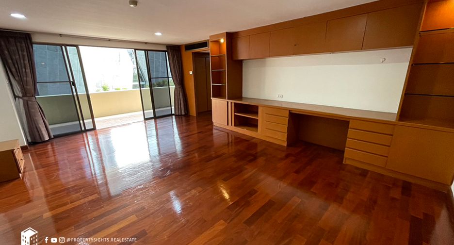 Condo en alquiler de 3 habitaciones en Watthana, Bangkok