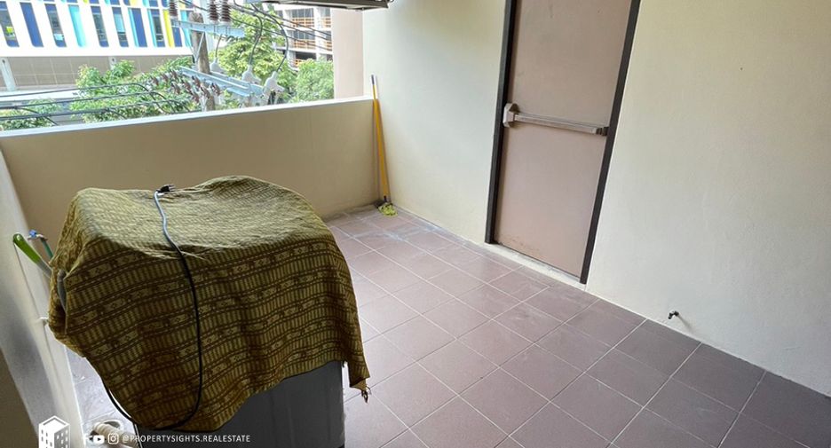 Condo en alquiler de 3 habitaciones en Watthana, Bangkok