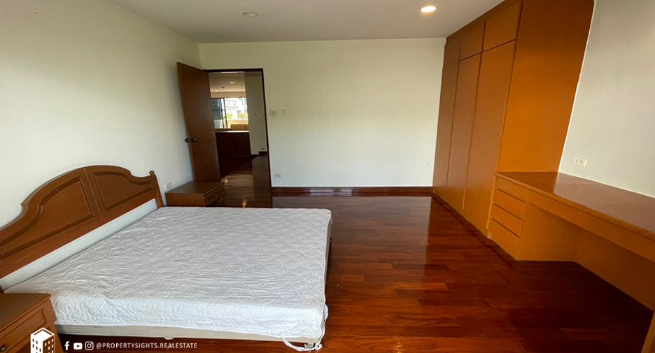 Condo en alquiler de 3 habitaciones en Watthana, Bangkok
