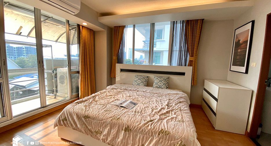 For sale 2 bedrooms condo in Khlong Toei, Bangkok