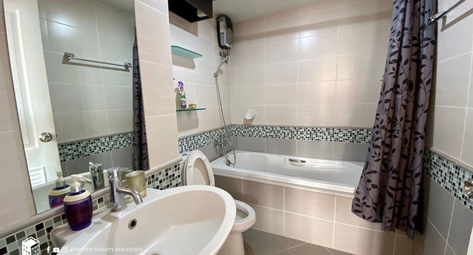 For sale 2 bedrooms condo in Khlong Toei, Bangkok