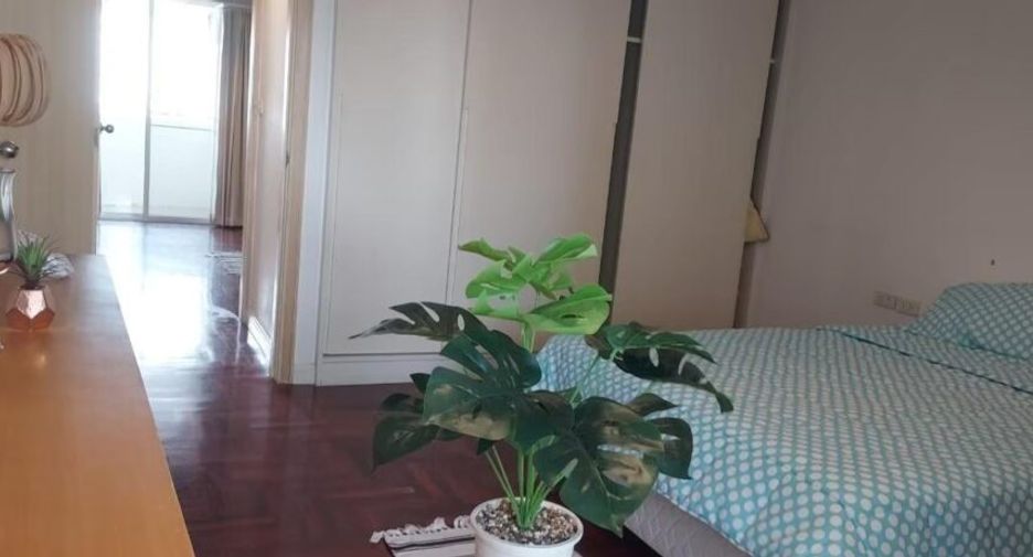 For rent 2 bedrooms condo in Sathon, Bangkok