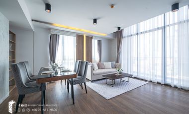 À louer 3 chambres condo à Phra Khanong, Bangkok