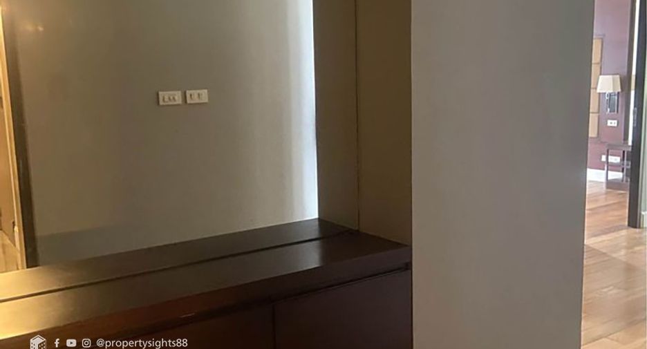 For sale 1 bed condo in Watthana, Bangkok
