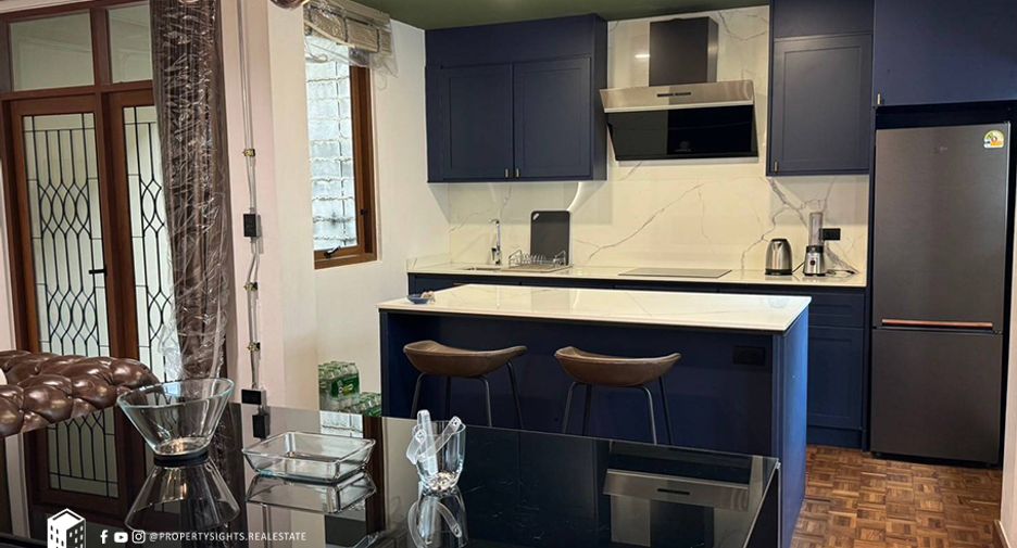 For rent 2 bedrooms condo in Watthana, Bangkok